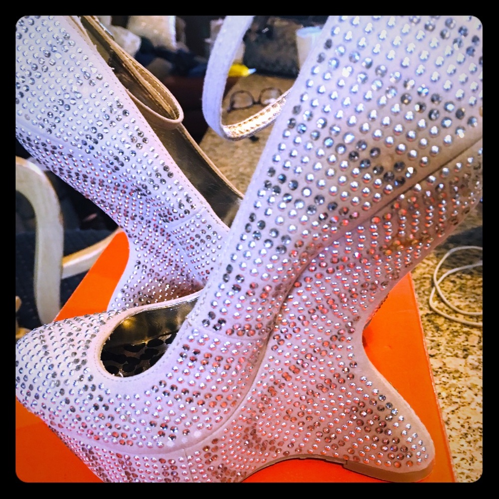 EXTREMELY UNIQUE SHOES